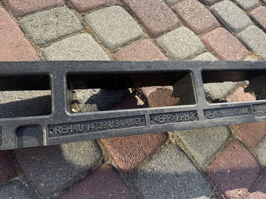 Оригінальний абсорбер переднього бампера (пінопластовим наповнювачем) для автомобілів Mercedes-Benz GLC-Class (W253/X253)