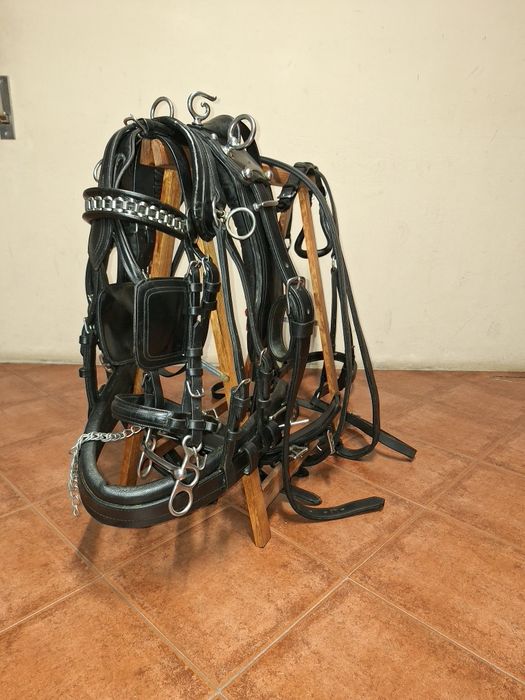 Arreio de engate -  Singular preto