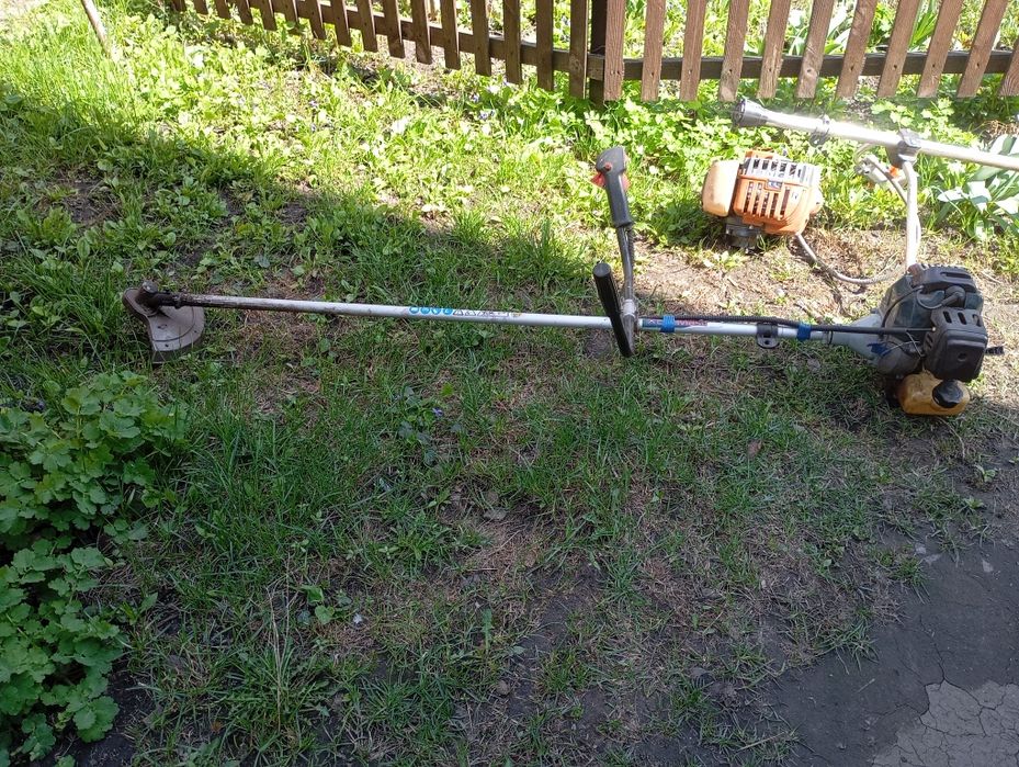 Продам дві бензокосарки