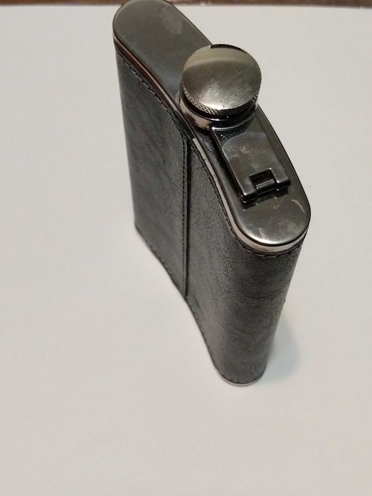 Фляга металева для води