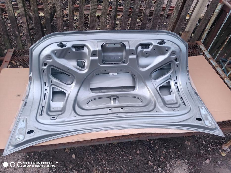 Кришка багажника на ауді а6с6