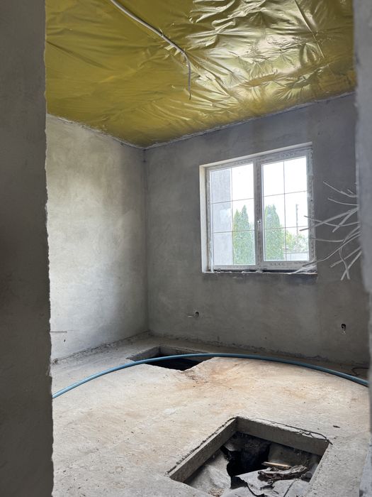 Продаж / будинок / коробка : с. Мощена/ 2 км від міста