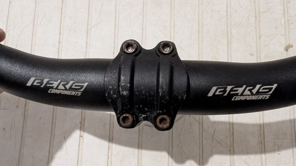 Guiador e avanço da Berg para bicicleta BTT