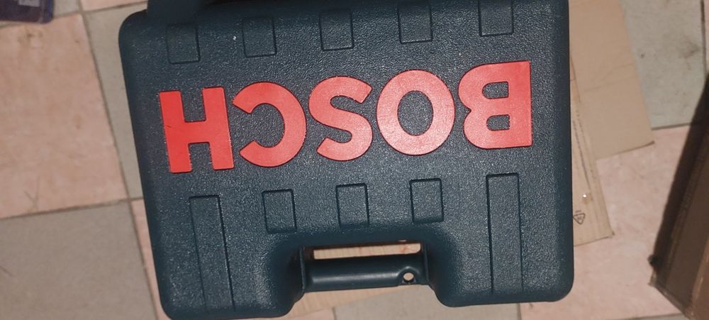 Электроножницы по металлу Bosch GSC 2,8 Professional.