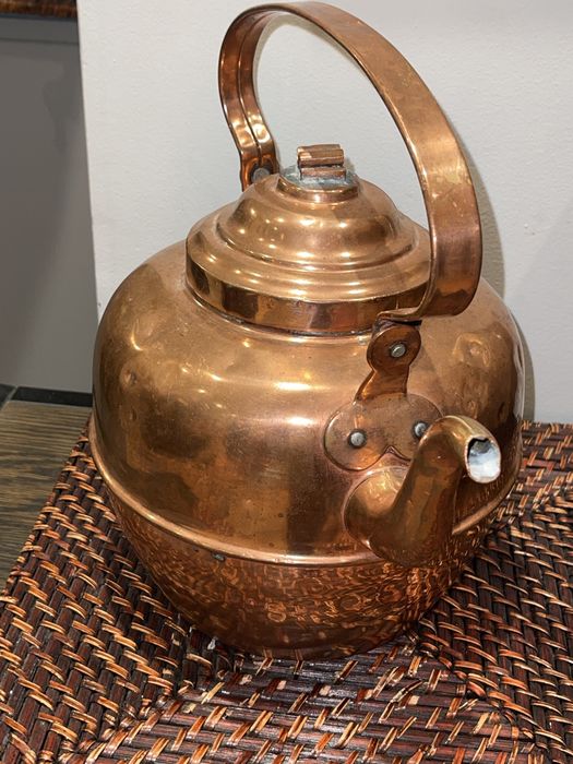 Старий мідний чайник на 4 л