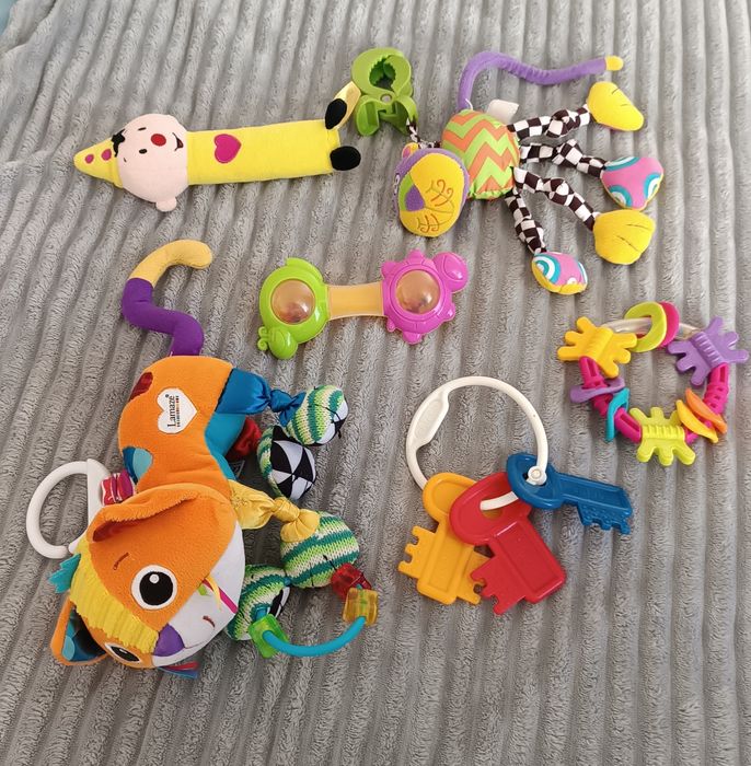 Розвиваючі дитячі іграшки