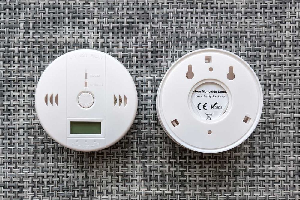 Датчик чадного газу детектор угарного газа. БАТАРЕЙКИ В ПОДАРУНОК