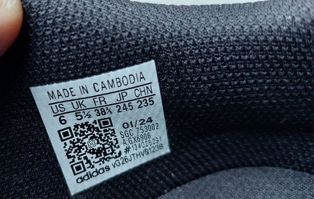 Chuteiras Adidas (novas)