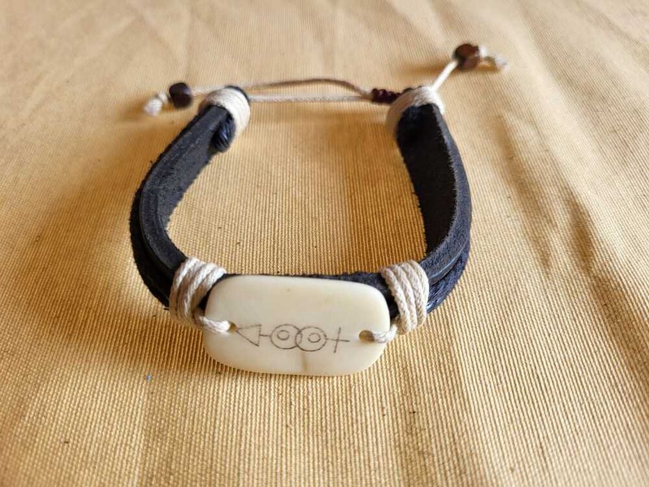 Pulseira em Couro