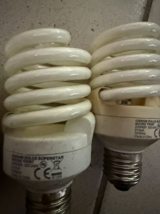 Żarówki E27 Świetlówki kompaktowe - zestaw 4 szt. Osram Philips