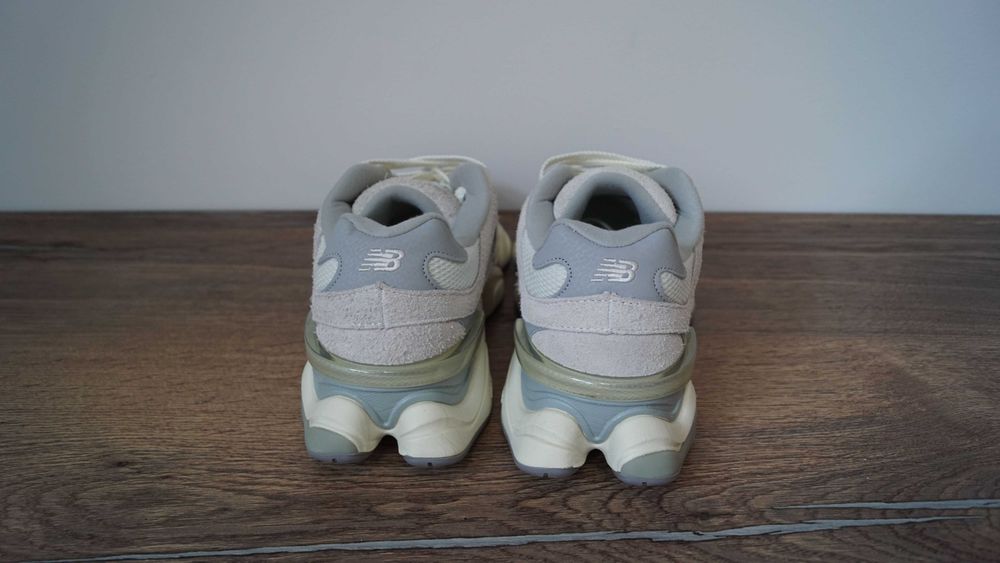 Nowe New Balance 9060 Sea Salt/Grey | Rozmiar 42