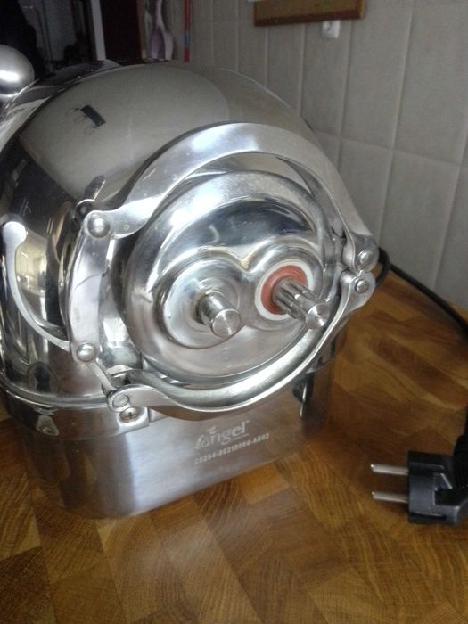 Angel Juicer 5500 – Extração Premium para Sumos de Máxima Qualidade