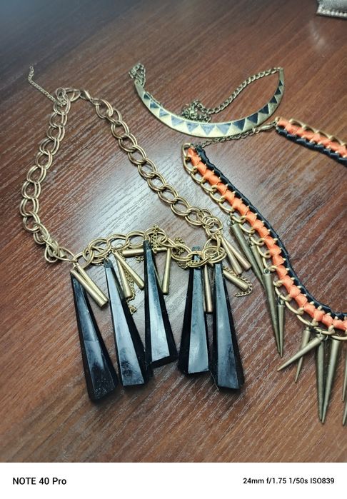 Zestaw naszyjników vintage