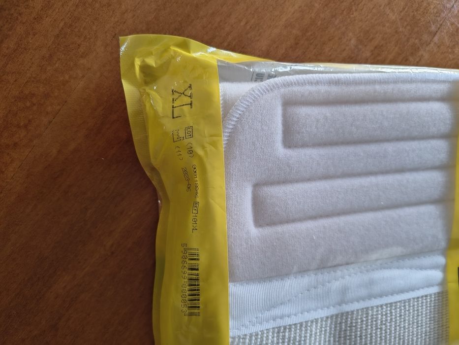 Pas brzuszny z zapieciem