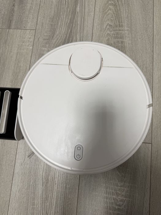 Продам Xiaomi Mi Robot Vacuum Mop Pro