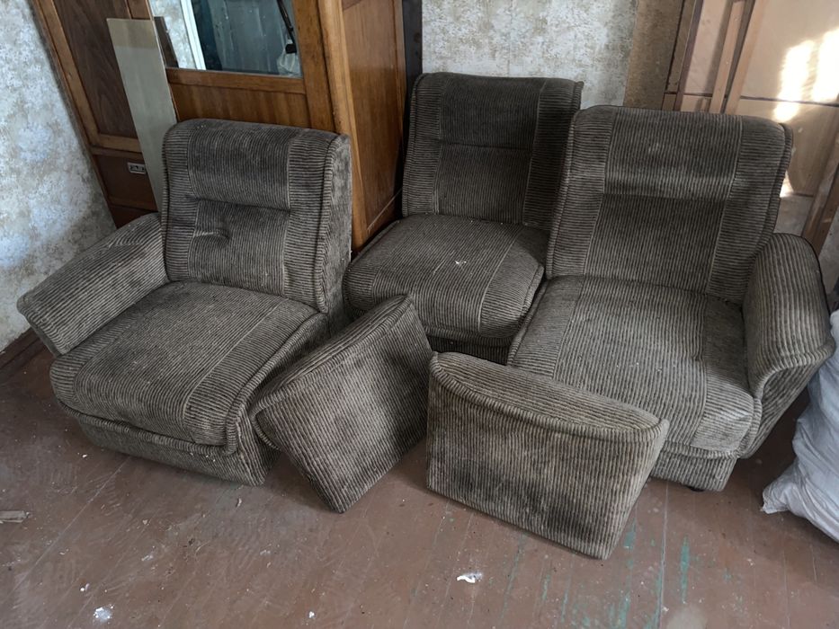 Диван нераскладной трёхместный или двухместный и кресло