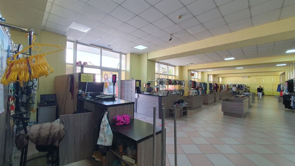 ПРОДАЖ ТОРГОВОГО КОМПЛЕКСУ в самому центрі м. Тячів вул. Шапошнікова