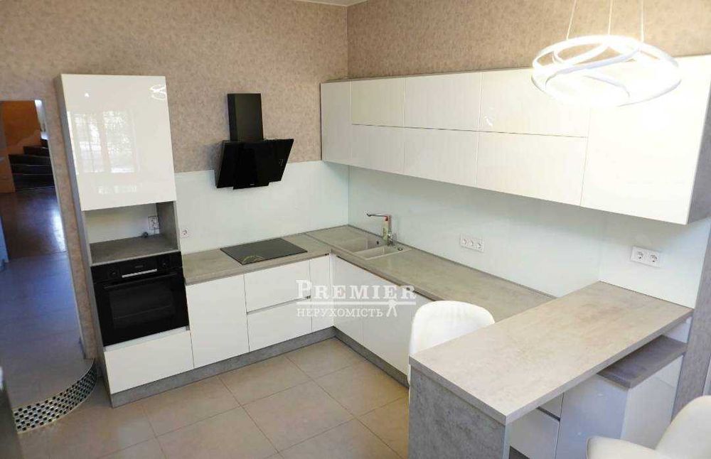 Готовый бизнес и жильё в одном! Продаётся дом 210м² с магазином!