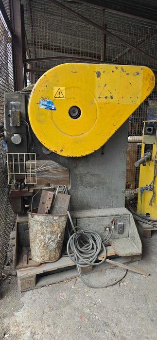 Wykrawarka, Dziurkarka, Prasa Mubea KL16