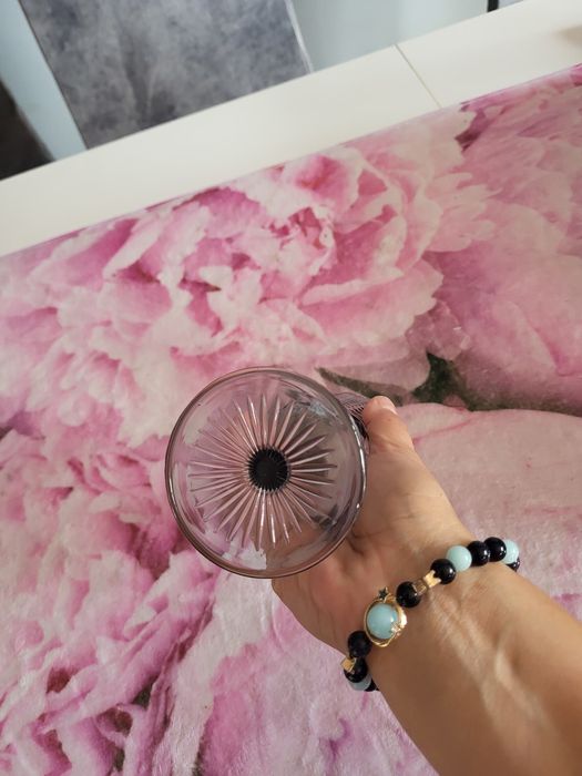 Szklanka kielich na nóżce 270 ml