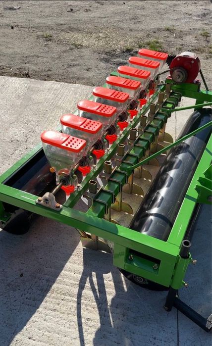 Овочева сівалка до мінітрактора 8 рядків