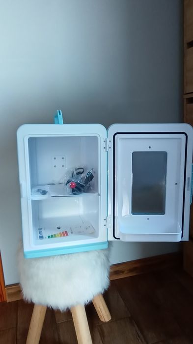 Mini lodówka turystyczna