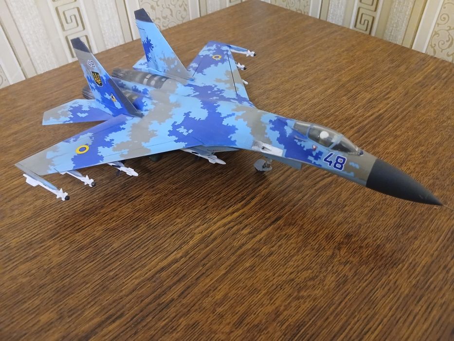 Авіамодель су27 1:72