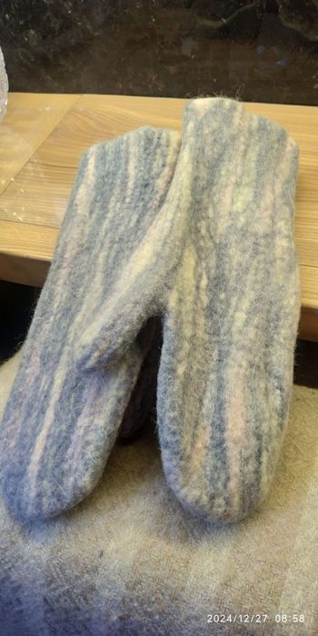 Рукавички валяні з вовни