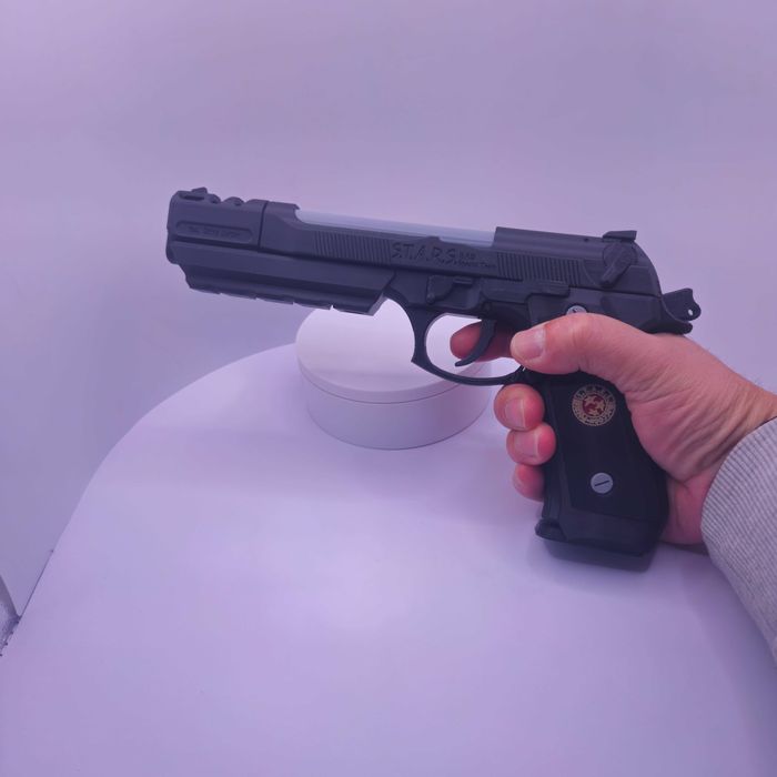 Réplica em 3D da Beretta 92 Samurai Edge de Resident Evil.