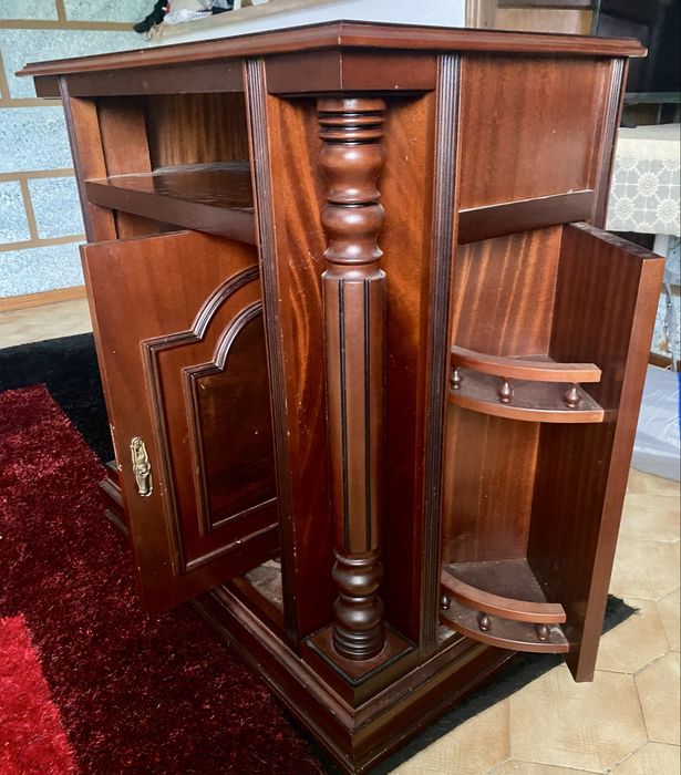 Movel /aparador com mini-bar
