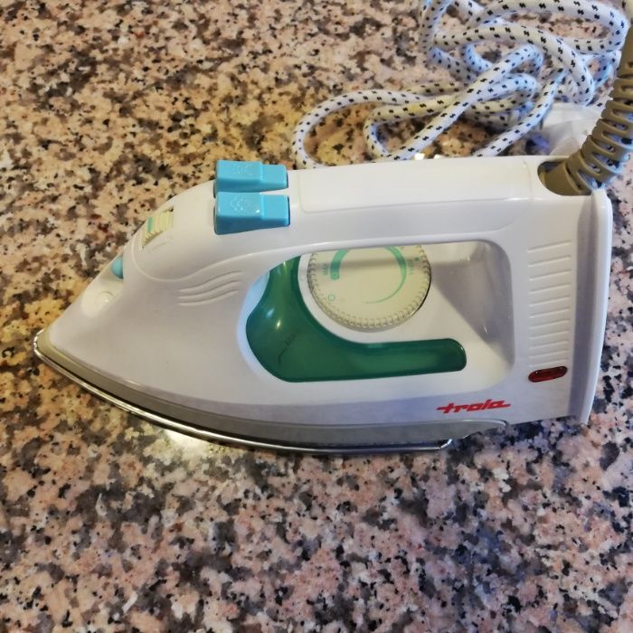Ferro de engomar Troia