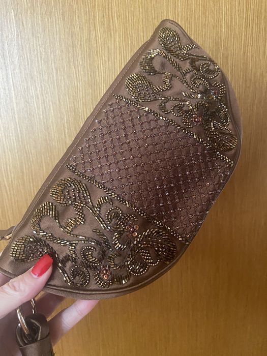 Брендовий новий клатч , вигитий , ручна робота