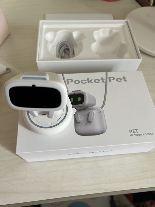 AIBI робот Living AI