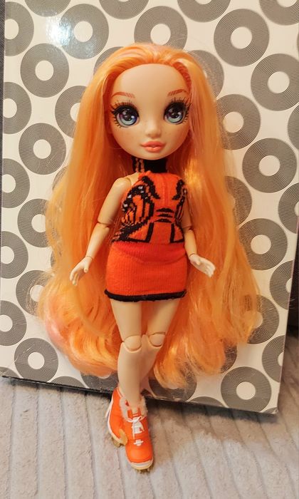 Лялька Rainbow High Рейнбоу Хай Поппі Роуан Winter Break Poppy Rowan Orange Fashion Doll
