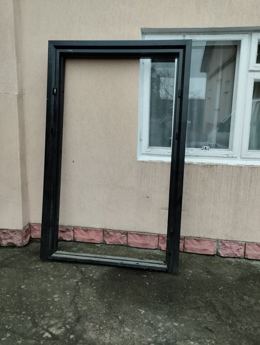 Двері вхідні броньовані фірма "Страж"