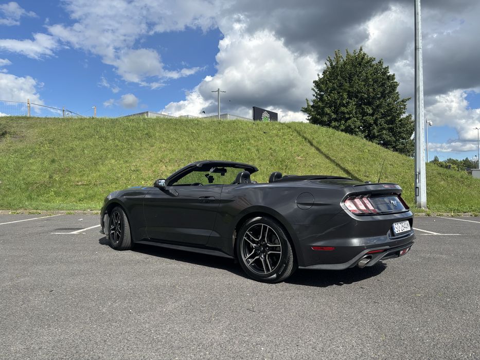 Ford Mustang Cabrio ZAMIANA