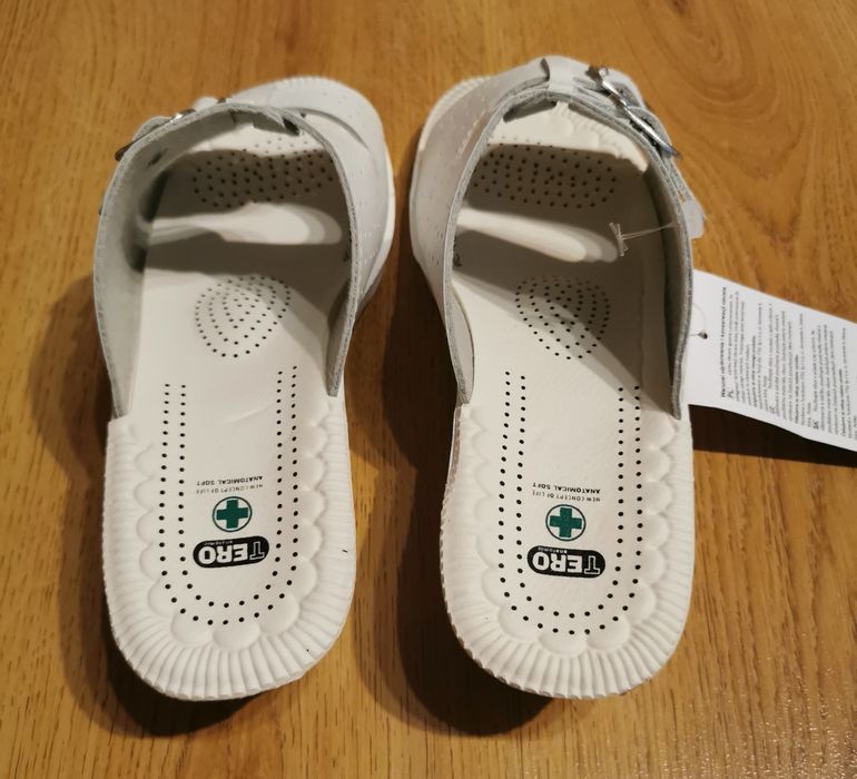 Sprzedam klapki białe nowe