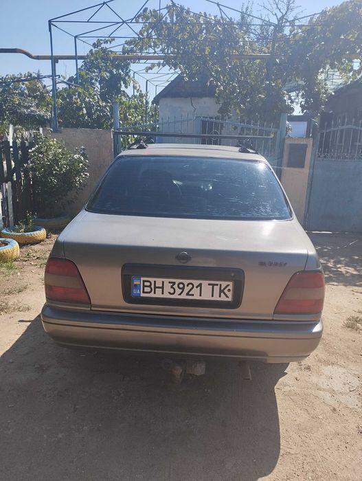 Машина Nissan Sunny