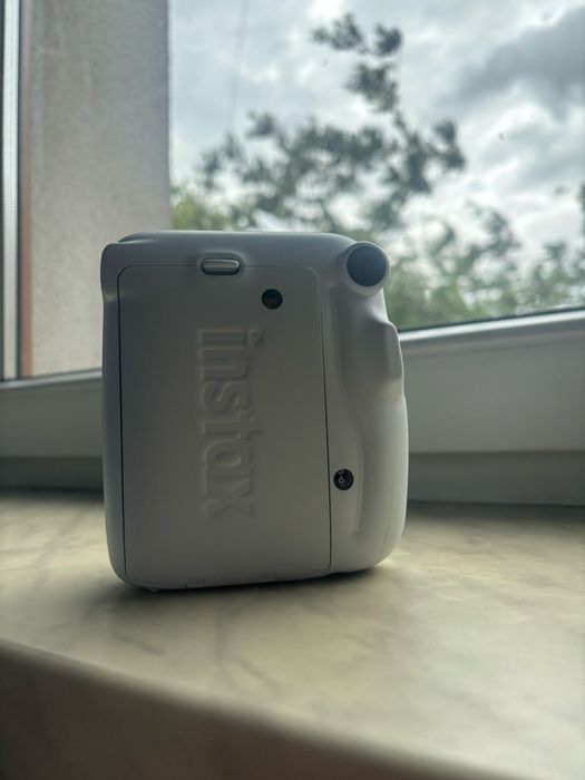 Instax 11 mini + obudowa biała