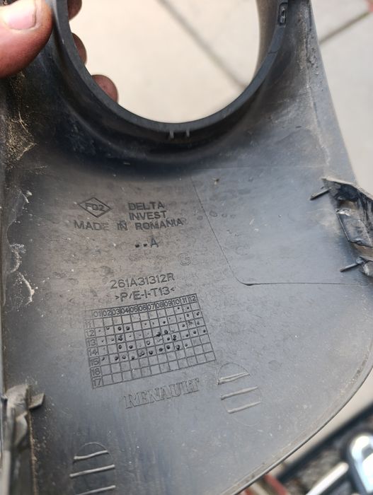 Решітка радіатора бампера Logan mcv логан2  мсв