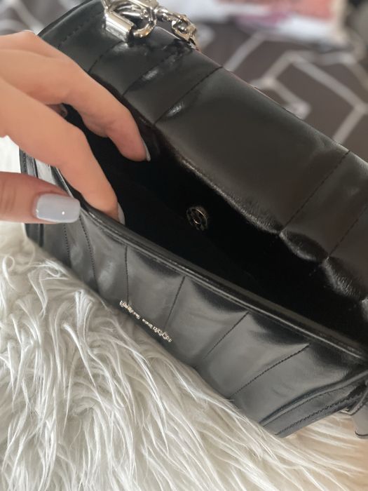 Czarna torebka lakierowana Steve Madden