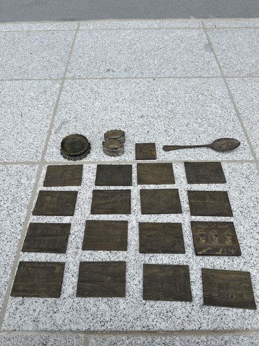 Várias peças em bronze