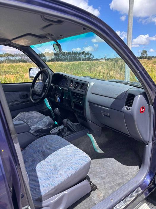 Toyota Hillux 2.4TD TRACKER 4x4 5 lugares