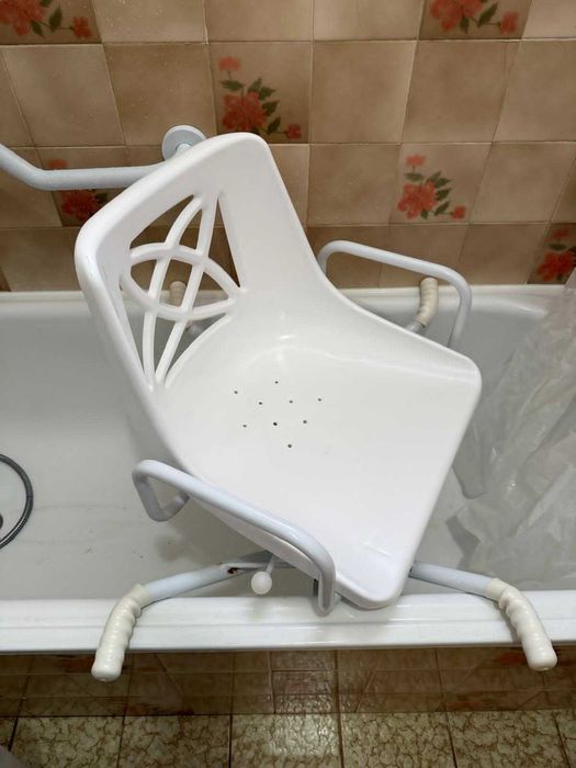 Cadeira rotativa para banheira