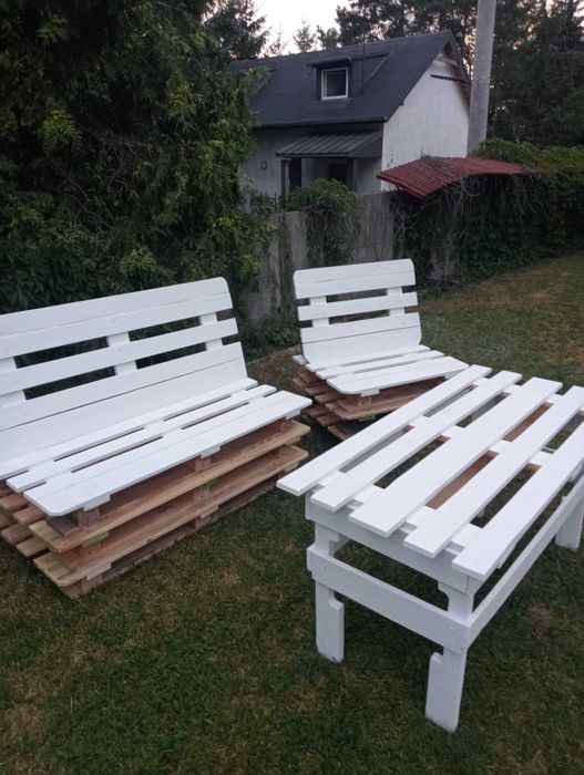 Zestaw mebli ogrodowych z recyklingu z elementami drewna dębowego