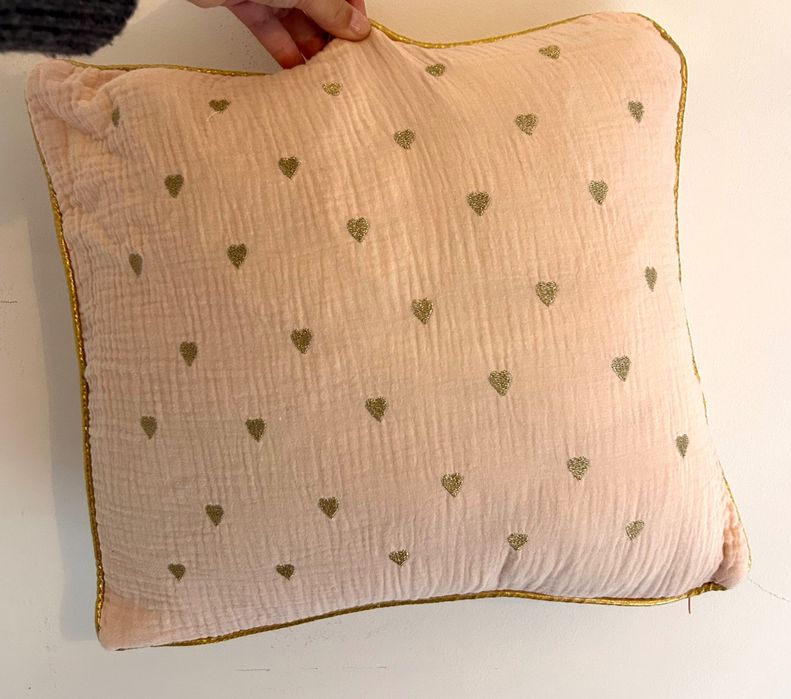 Almofadas decorativas para quarto de menina