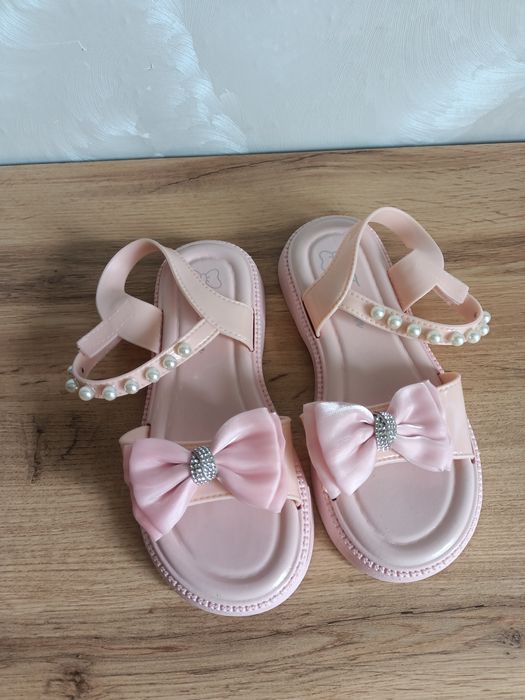 Босоніжки для дівчинки