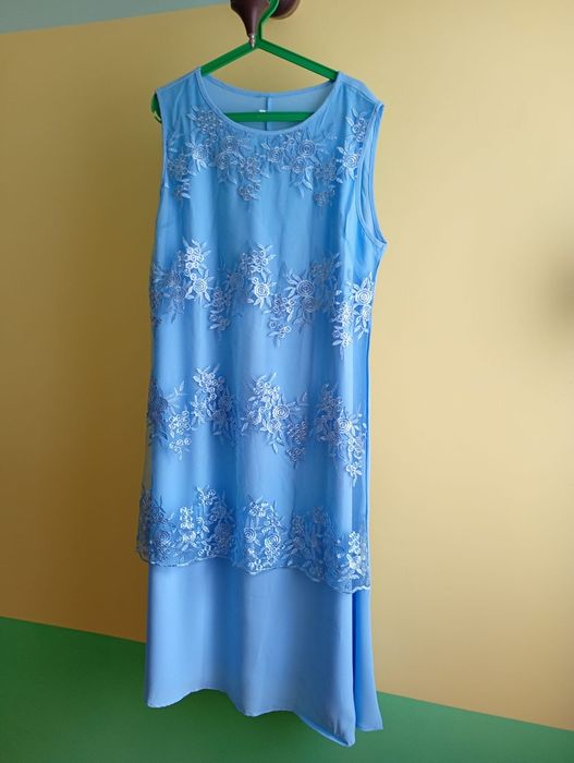 Sukienka z gipiurą roz. 44