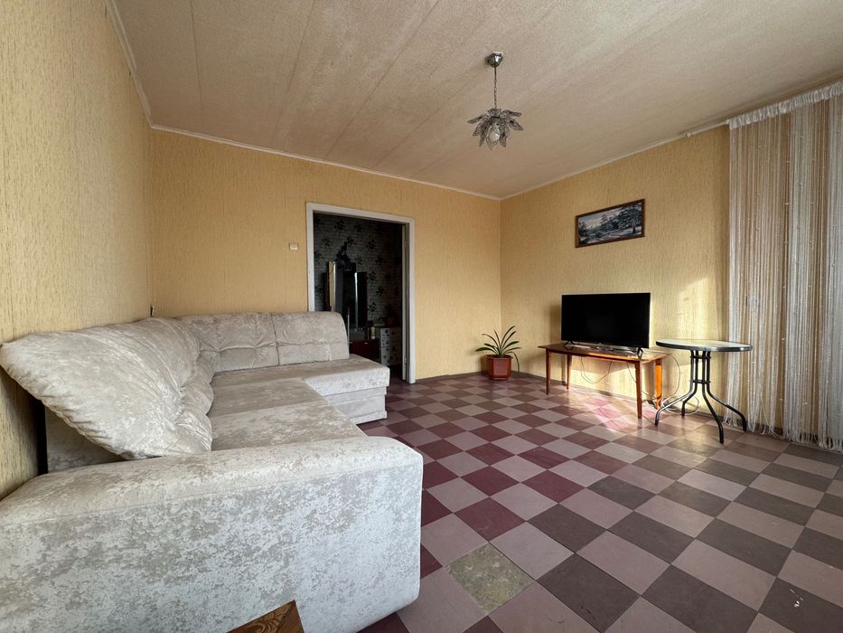 Снимите двухкомнатную квартиру на улице Василя Макухи, район Образцова