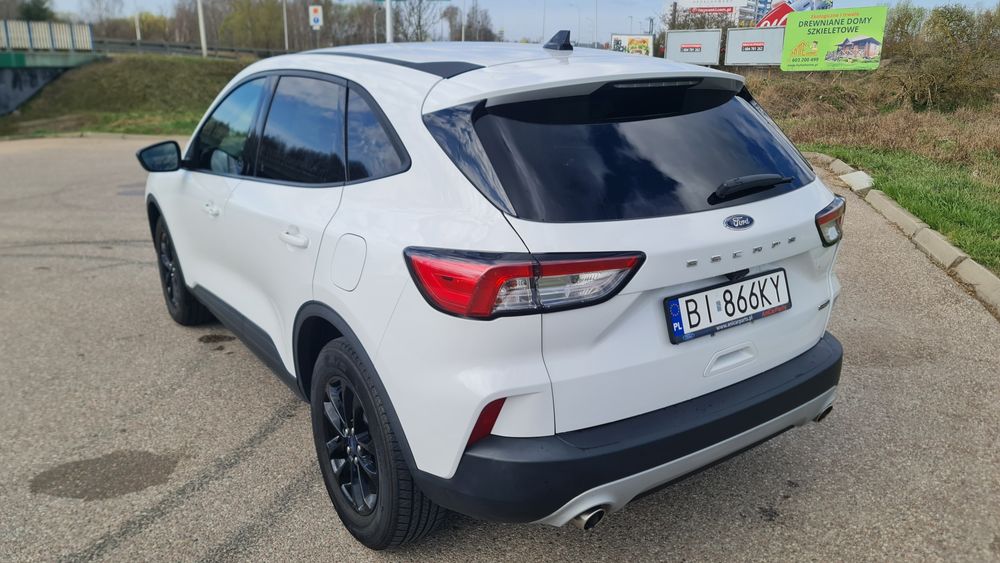 Ford Escape 2,5 hybryda z 2020 roku